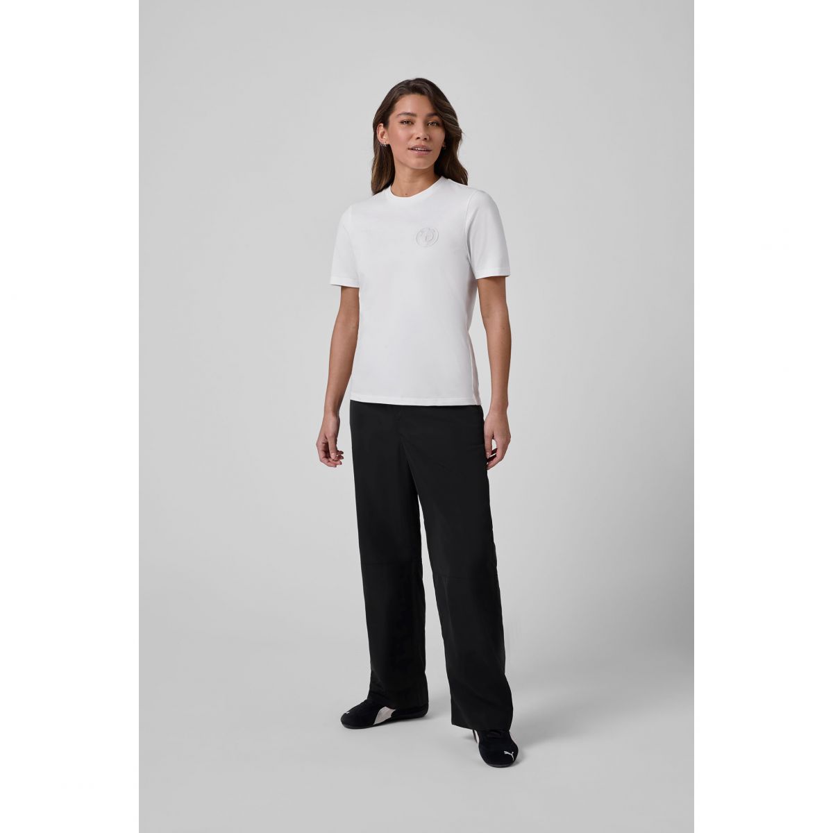 女款白色Logo T